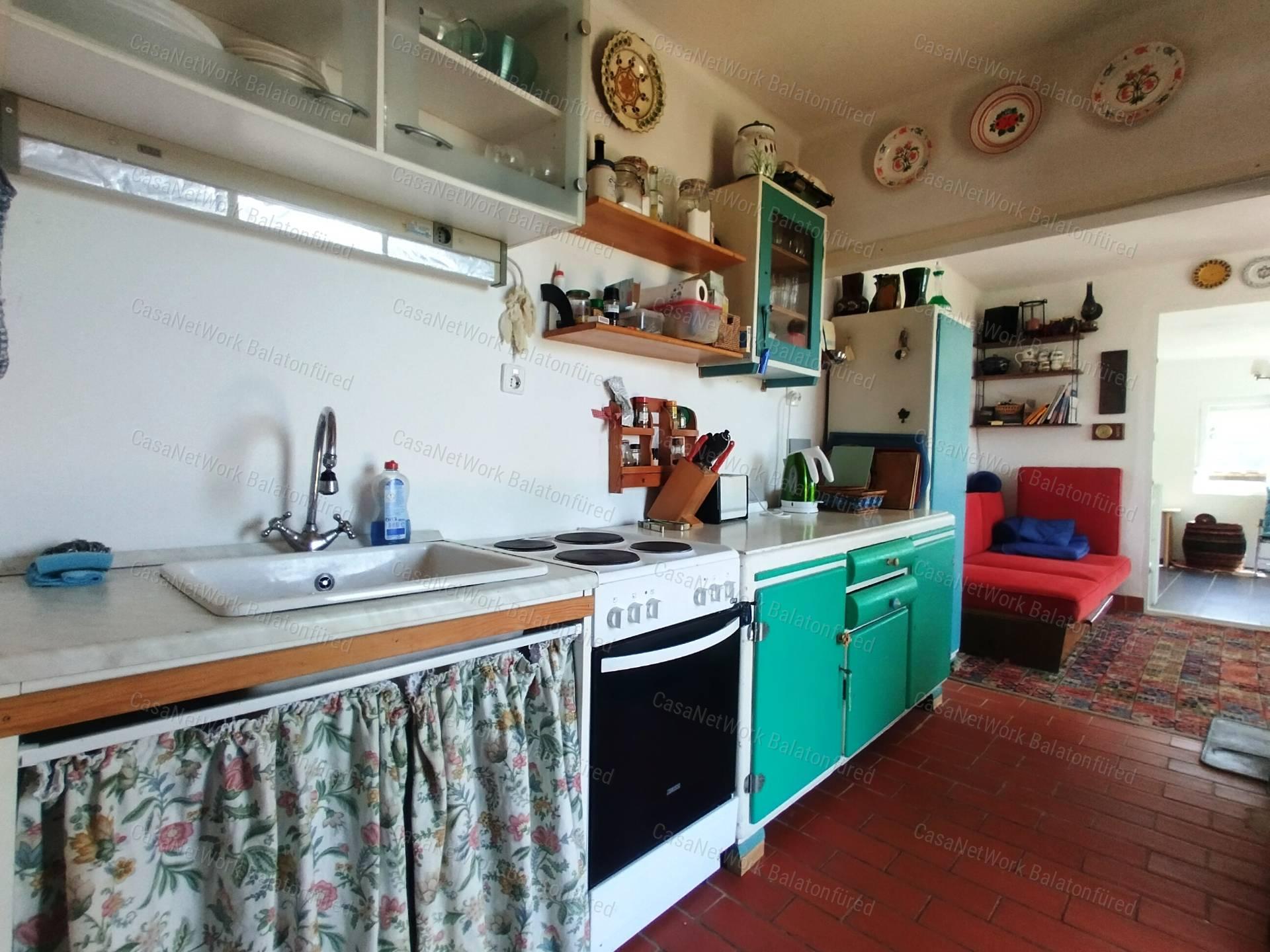 Eladó BALATONI PANORÁMÁS szőlőbirtok FELSŐÖRSÖN két épülettel