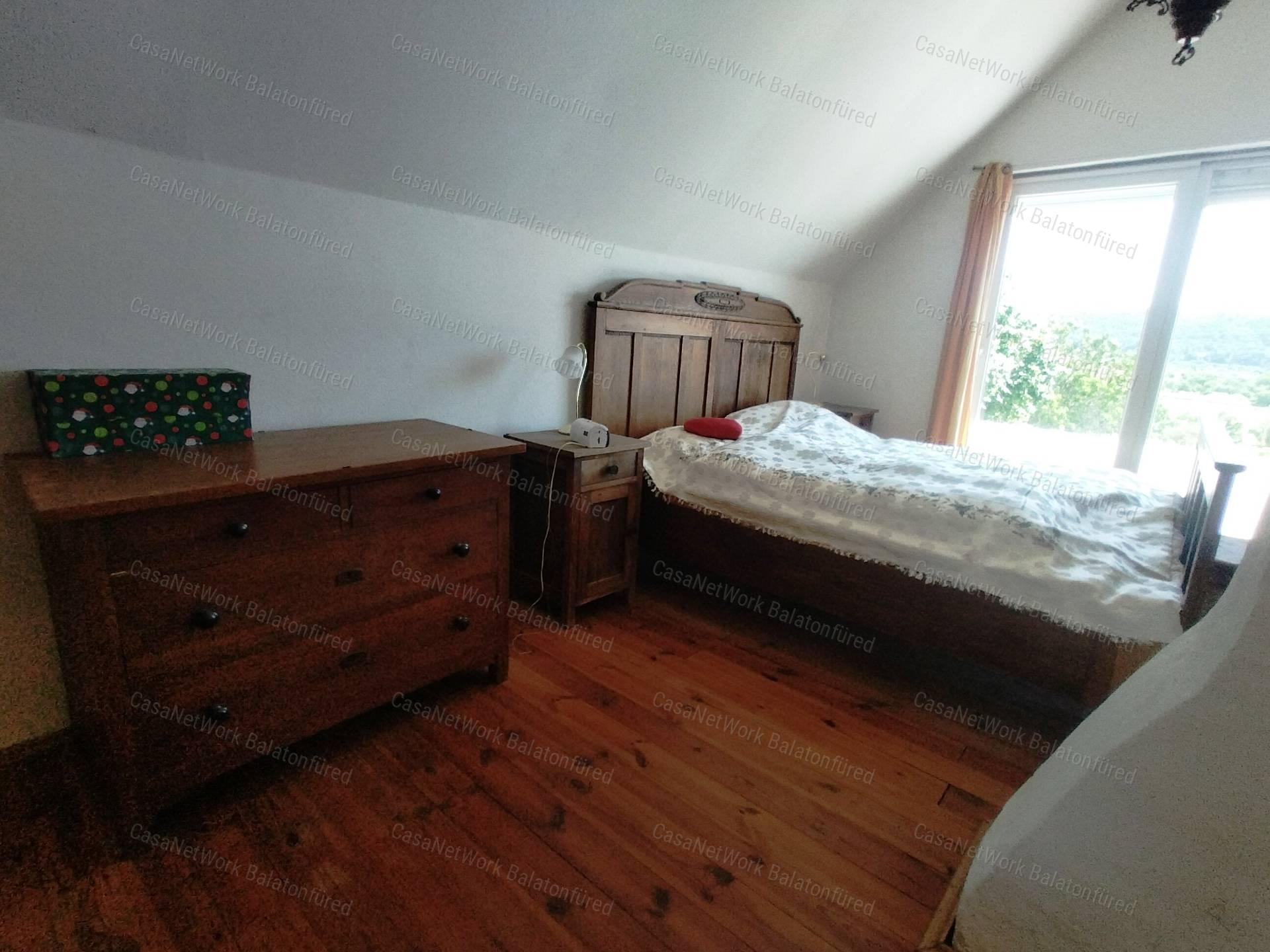 Eladó BALATONI PANORÁMÁS szőlőbirtok FELSŐÖRSÖN két épülettel