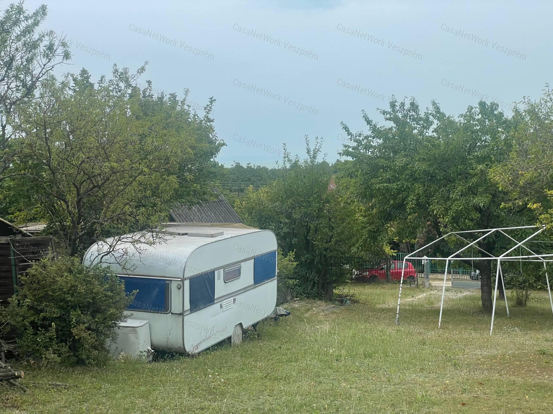 kenesei telek