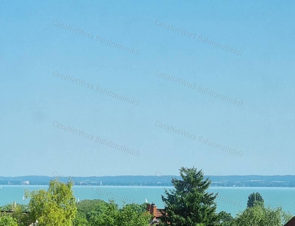 Eladó prémium minőségű, központközeli családi ház Balatonalmádiban!