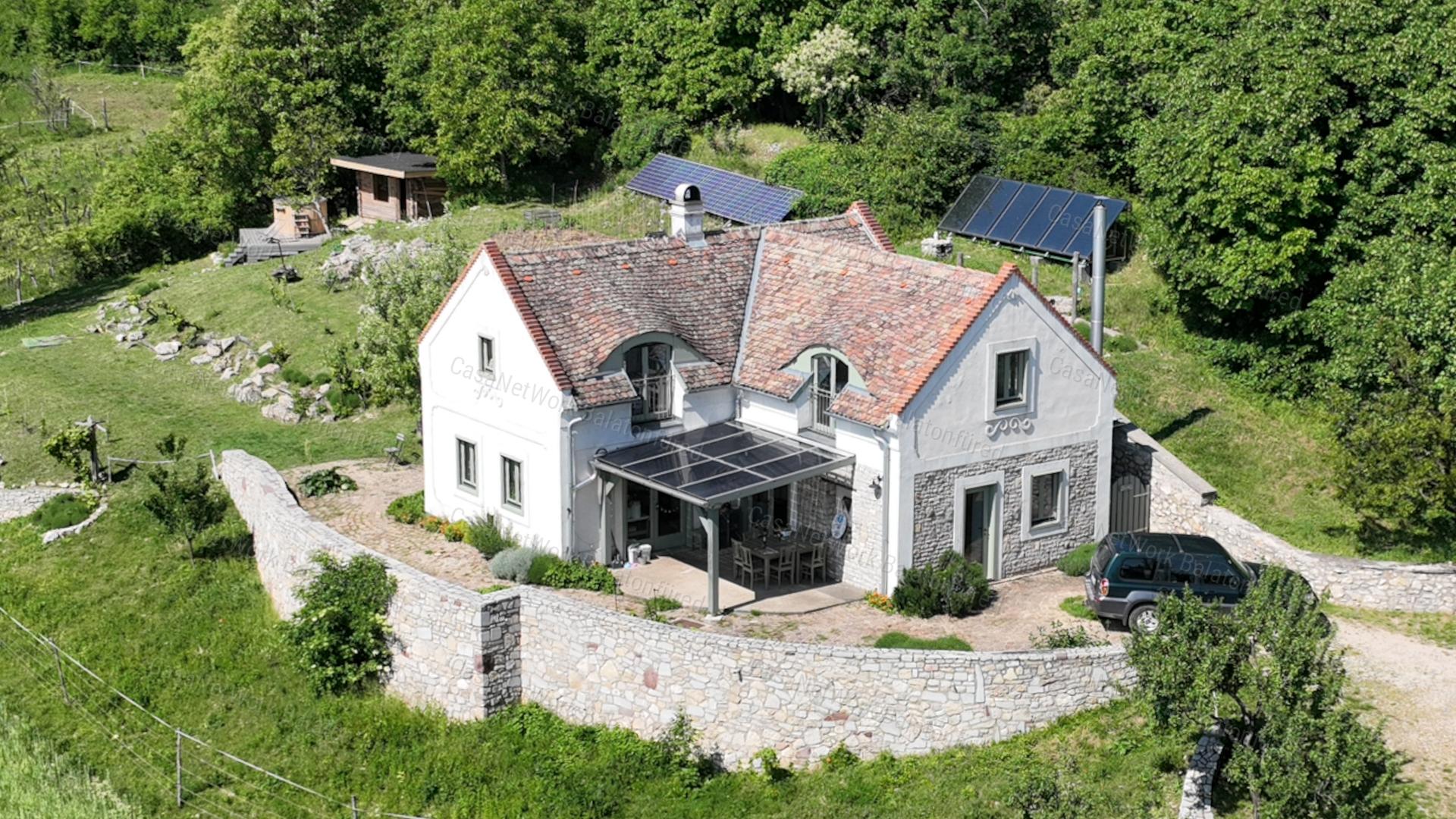 2,4 ha öko-birtok a Balaton-felvidéki Nemzeti Park tetején