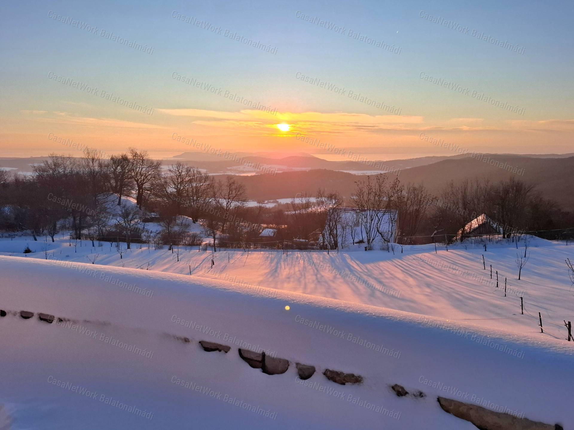 2,4 ha öko-birtok a Balaton-felvidéki Nemzeti Park tetején