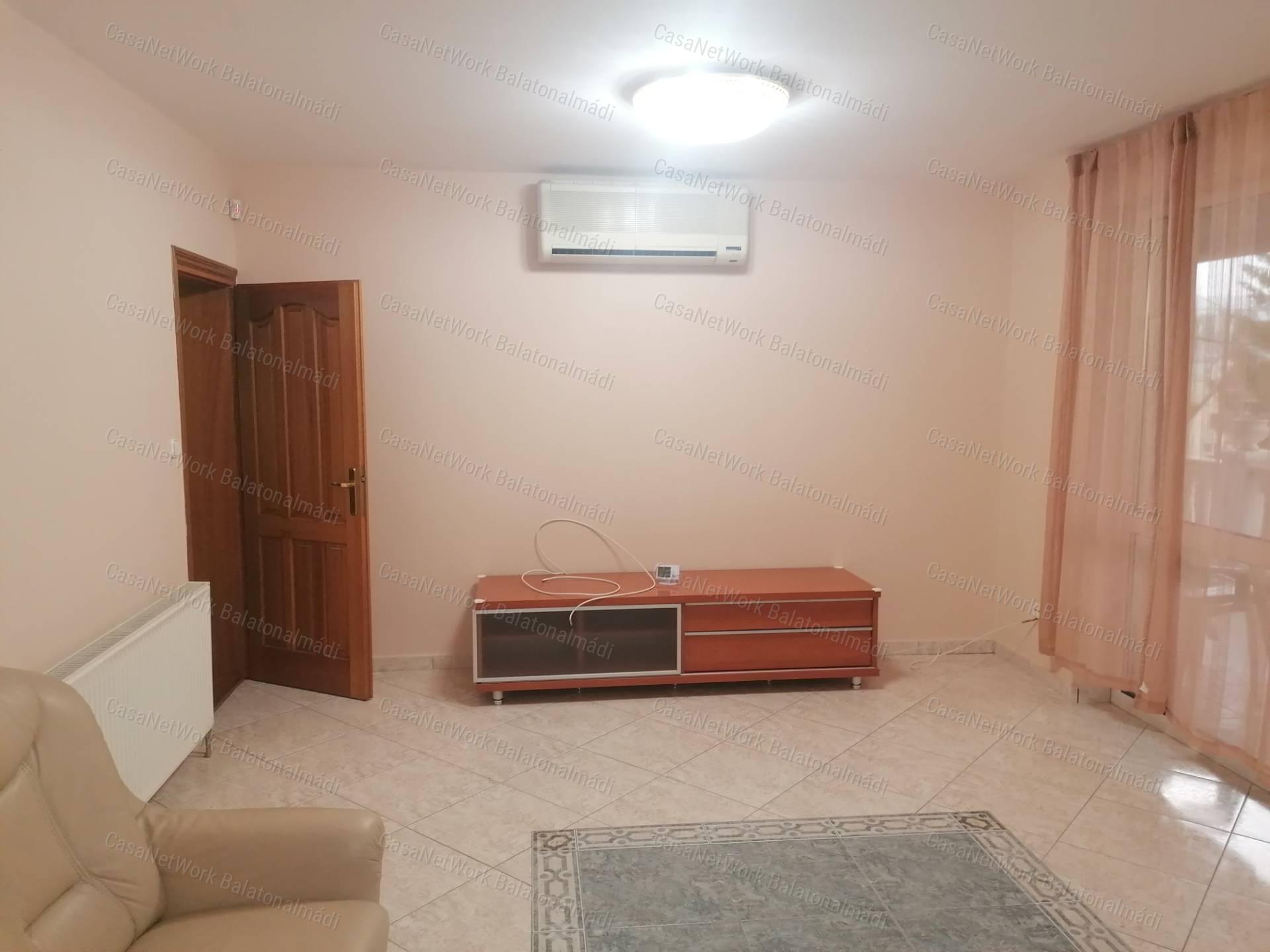 Kiadó panorámás lakás