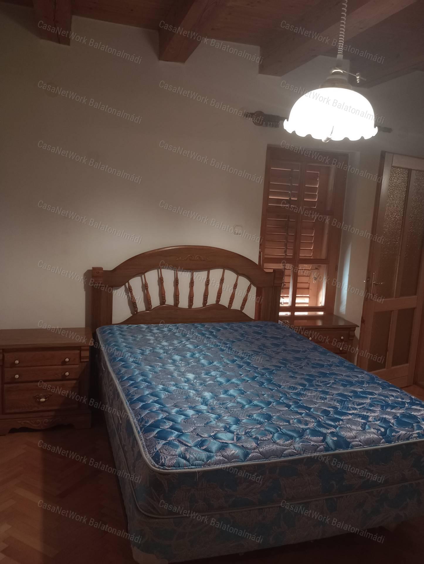Eladó családi ház Balatonakarattyán