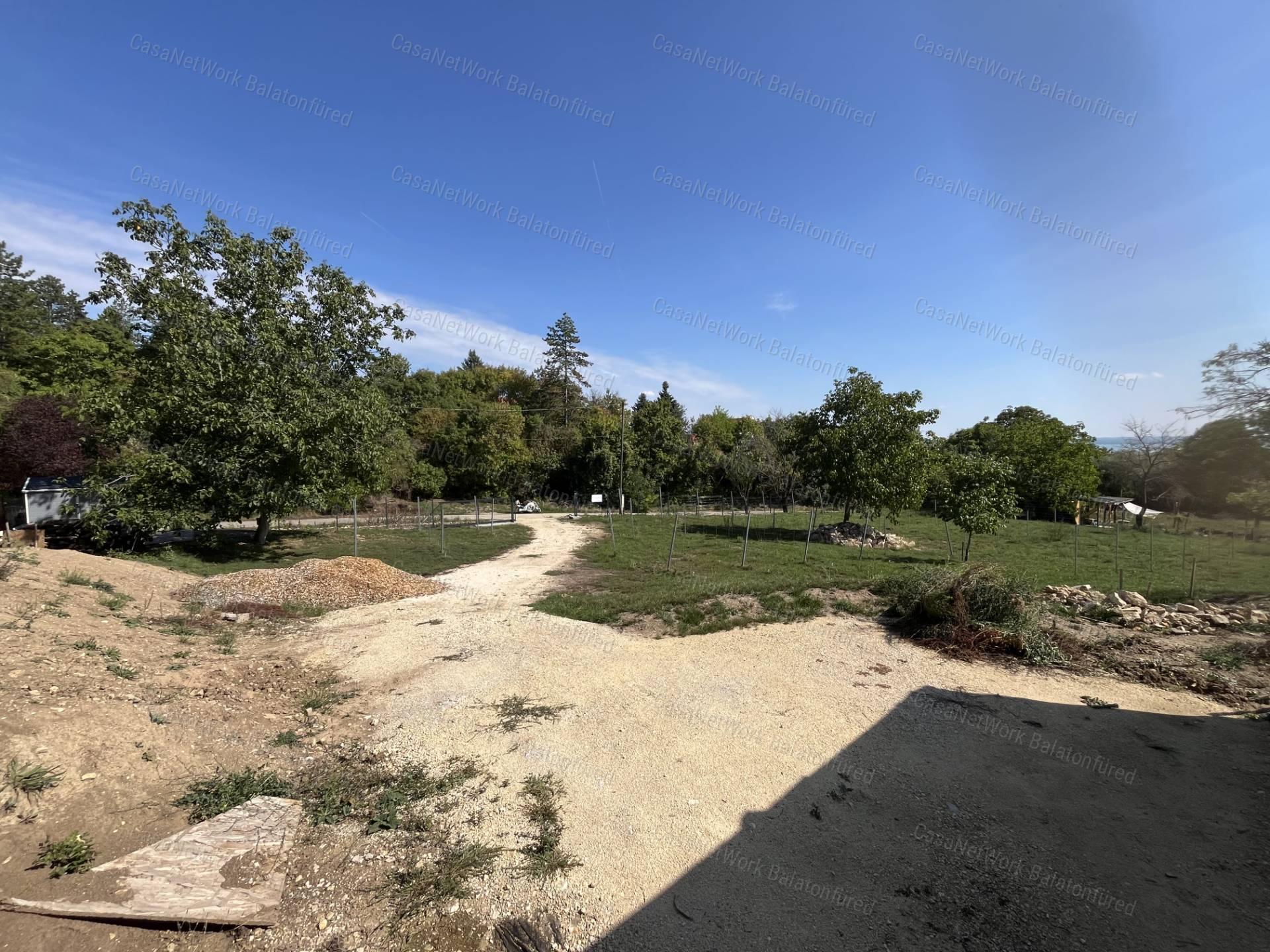 Paloznaki Balatoni Panorámás épület és szőlő birtok