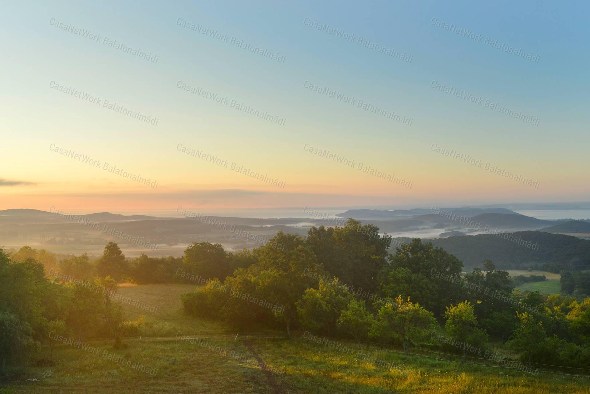 Birtok a Balaton-felvidéki Nemzeti Park tetején lélegzetelállító panorámával