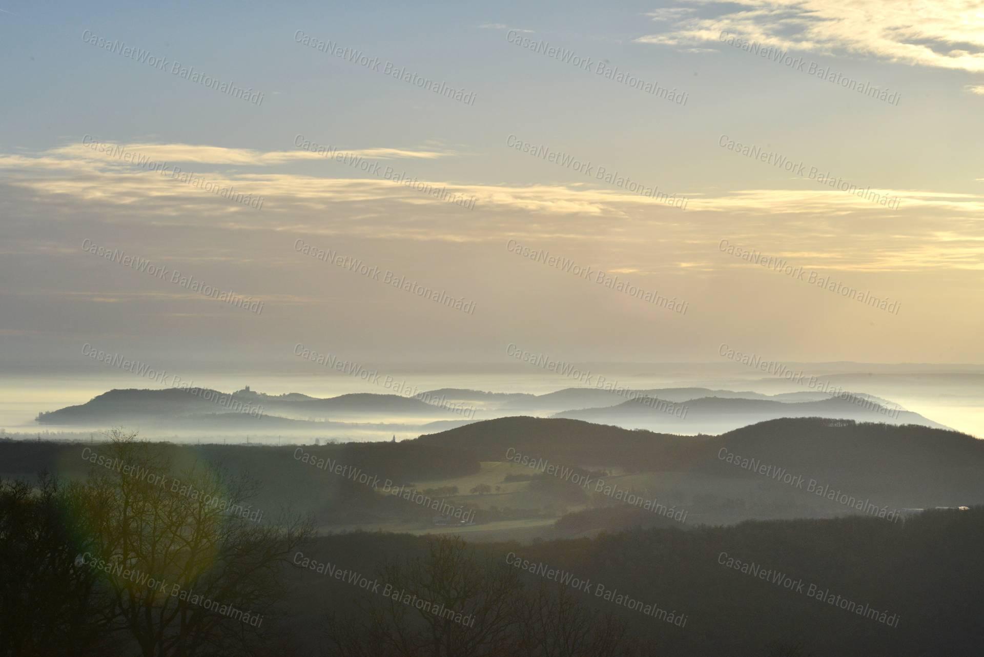 Birtok a Balaton-felvidéki Nemzeti Park tetején lélegzetelállító panorámával