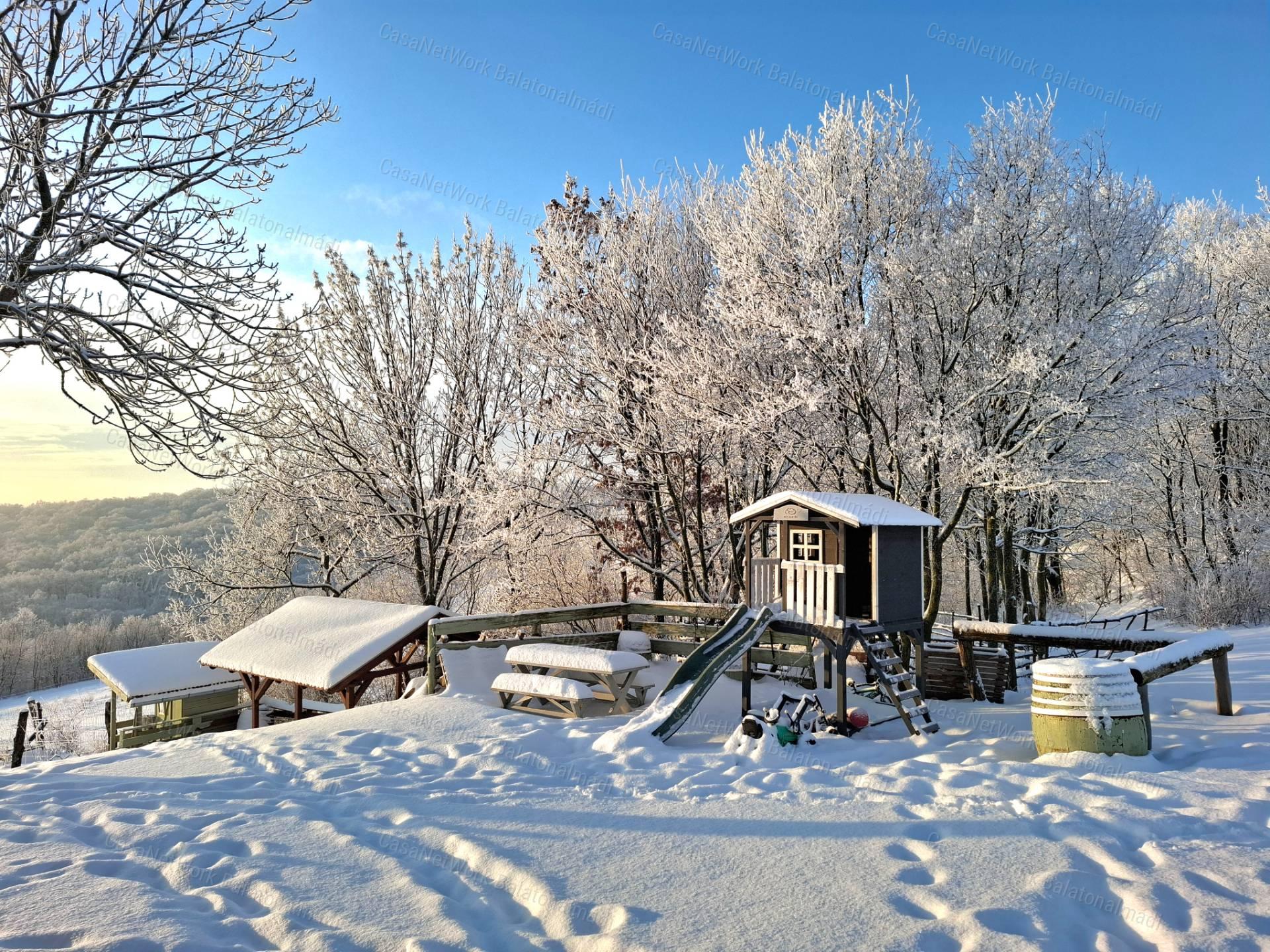 Vendégház lenyűgöző panorámával a Balaton-felvidéki Nemzeti Park tetején