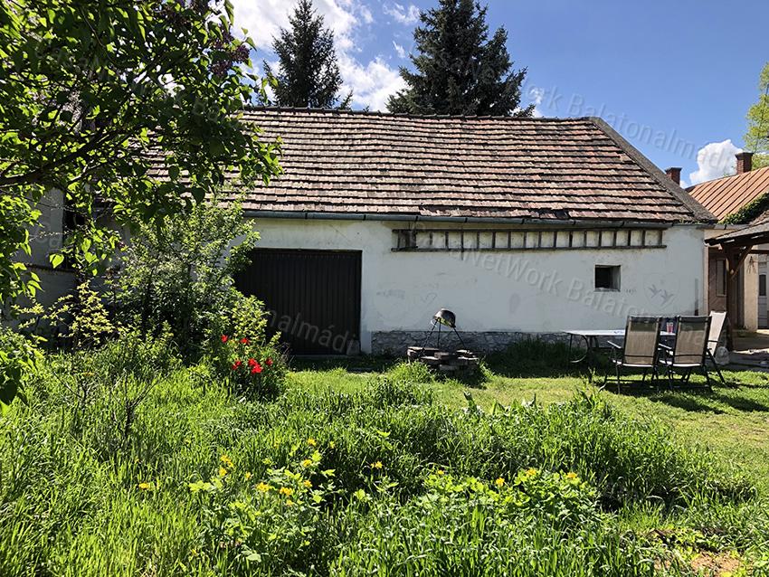 Eladó családi ház pajtával Balatonudvariban!