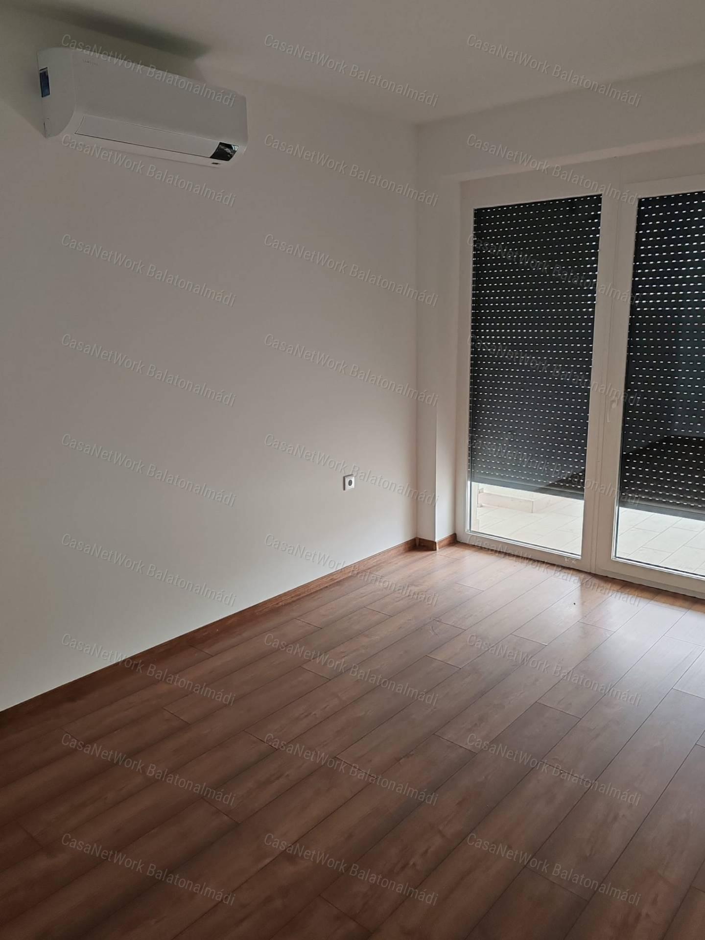 Eladó prémium kategóriájú lakóingatlan balatoni panorámával Balatonfüreden!