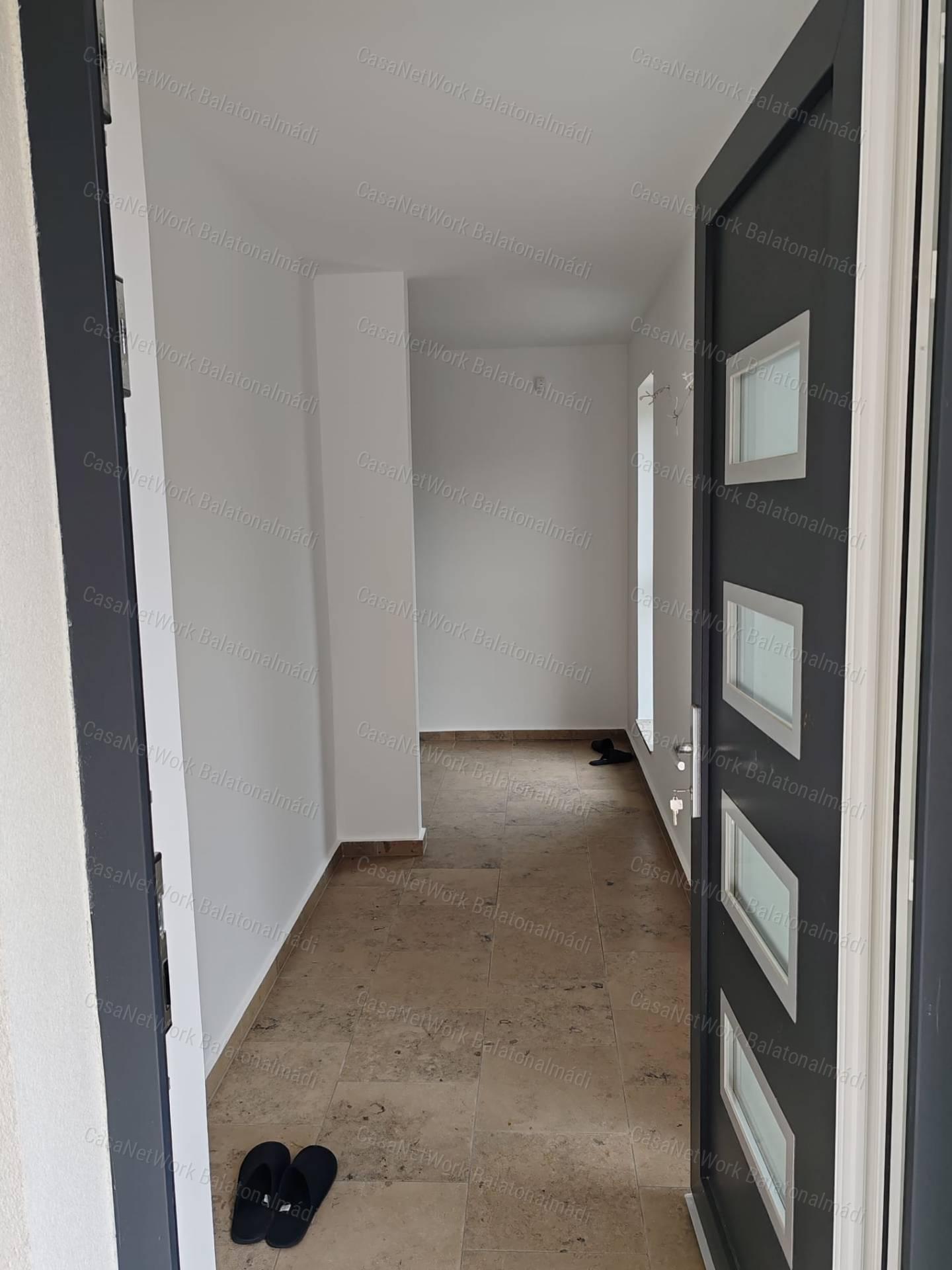 Eladó prémium kategóriájú lakóingatlan balatoni panorámával Balatonfüreden!