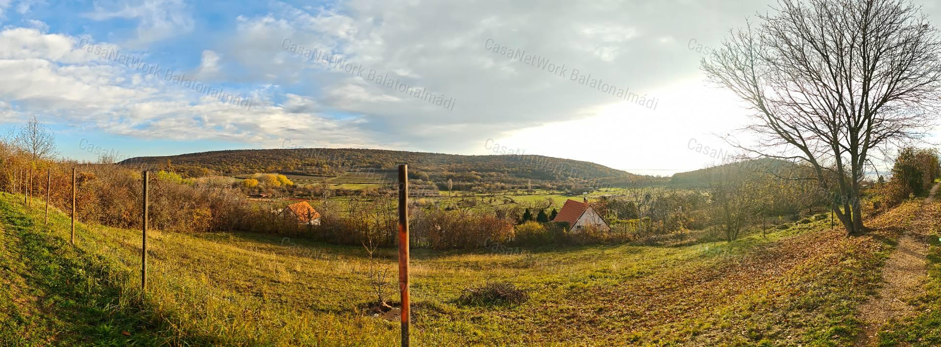 Panorámás zártkert eladó Felsőörsön