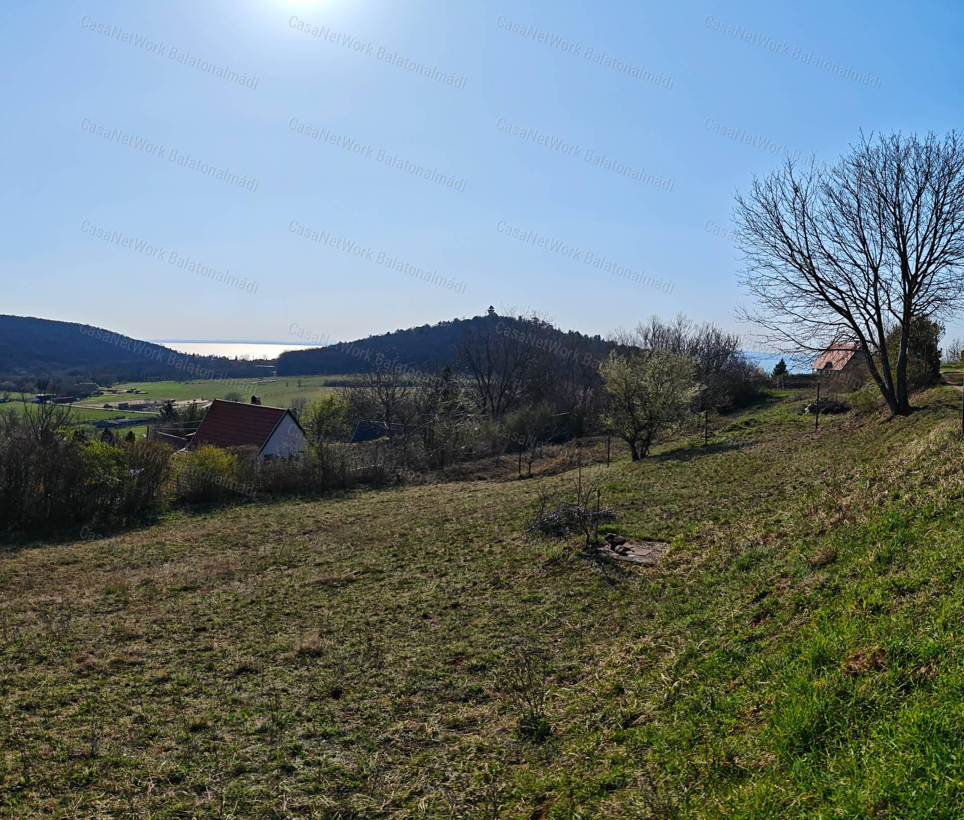Panorámás zártkert eladó Felsőörsön