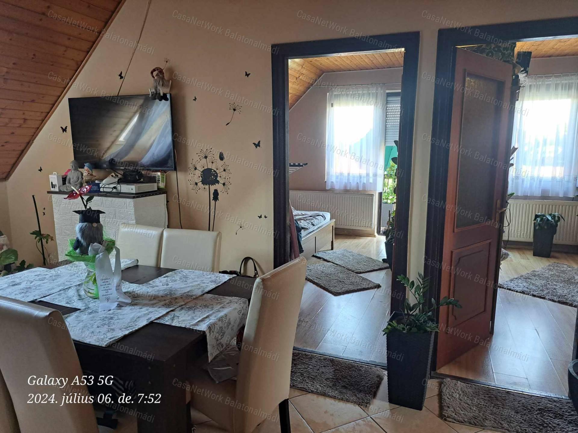 Balatonfüredi 3 szintes családi ház eladó