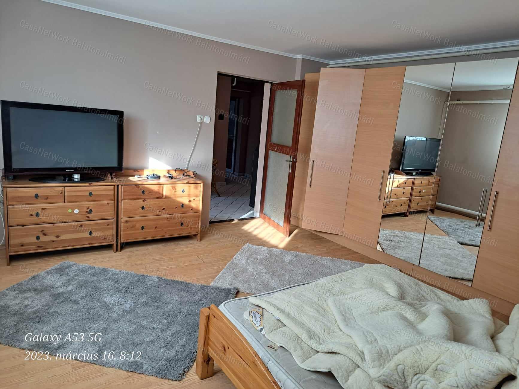 Balatonfüredi 3 szintes családi ház eladó