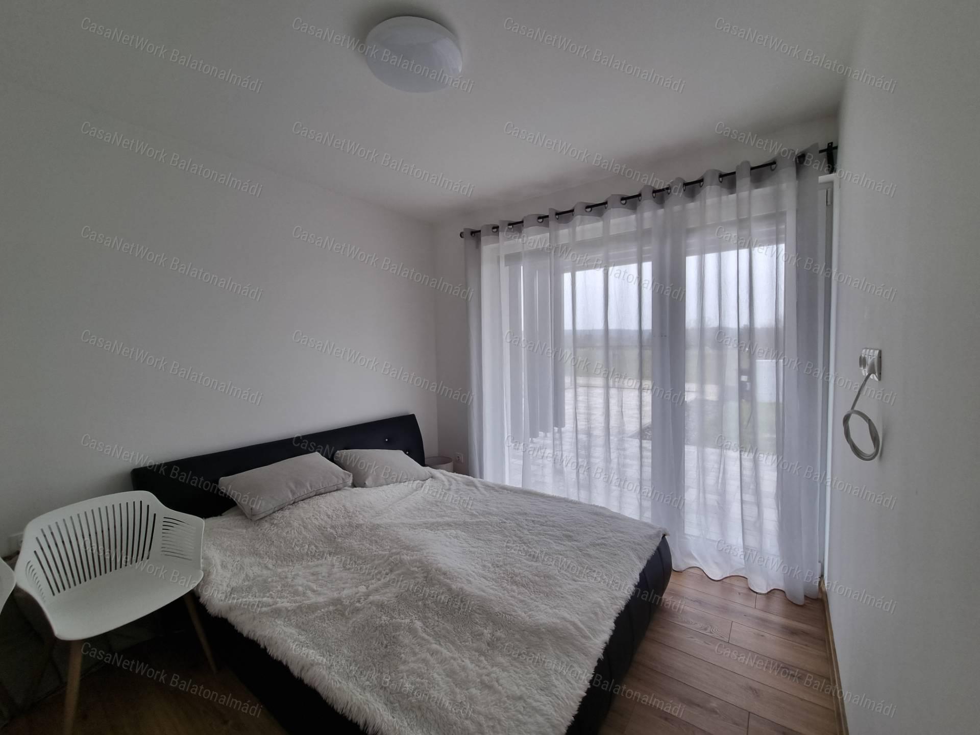 Eladó új építésű ikerházfél Balatonkenesén!