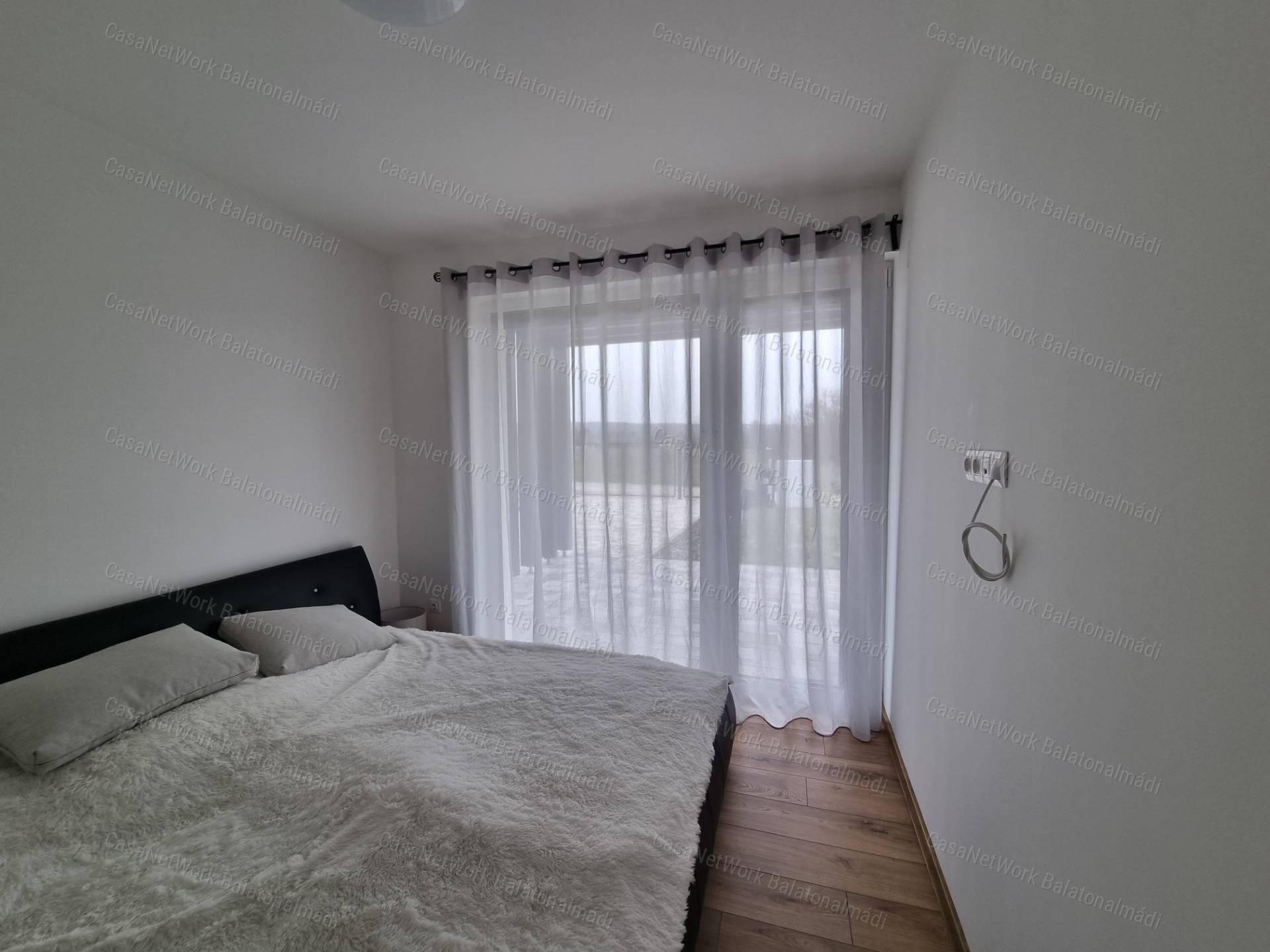 Eladó új építésű ikerházfél Balatonkenesén!