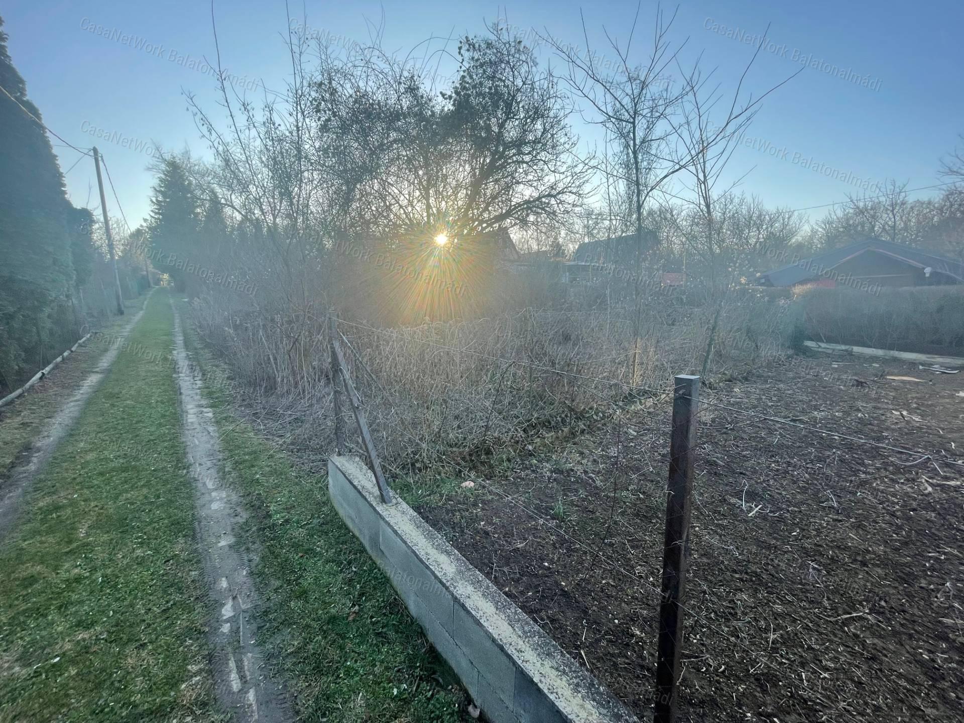 Balatonfűzfőn kertrész eladó