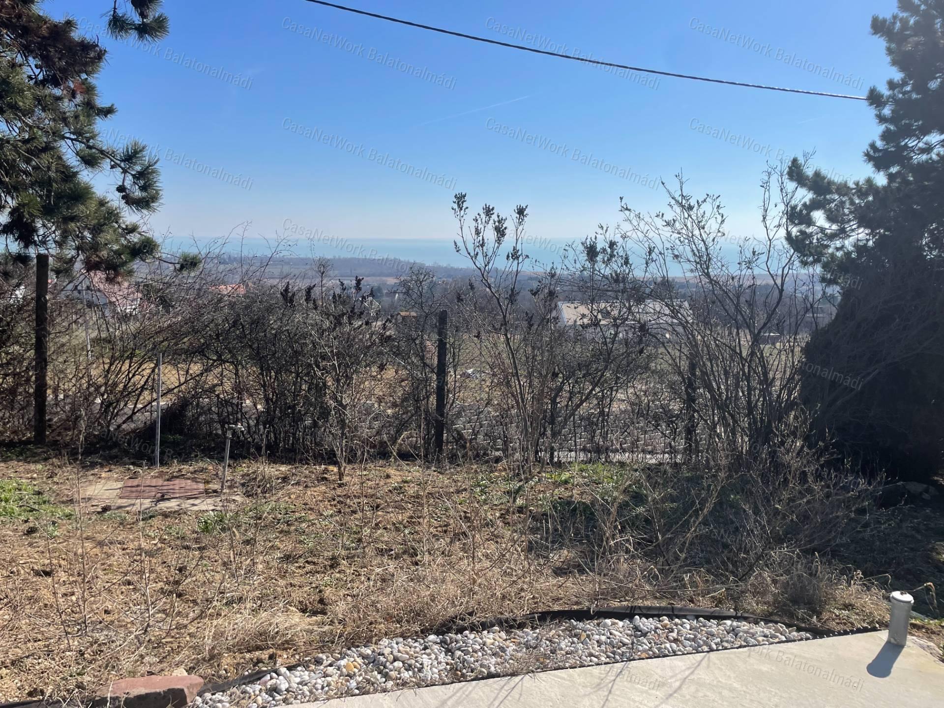 Balatoni panoráma Paloznakon – 667 m²