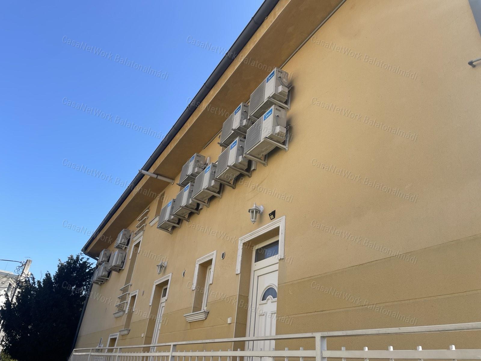 Balatonfüredi 14 szobás villa wellness részleggel