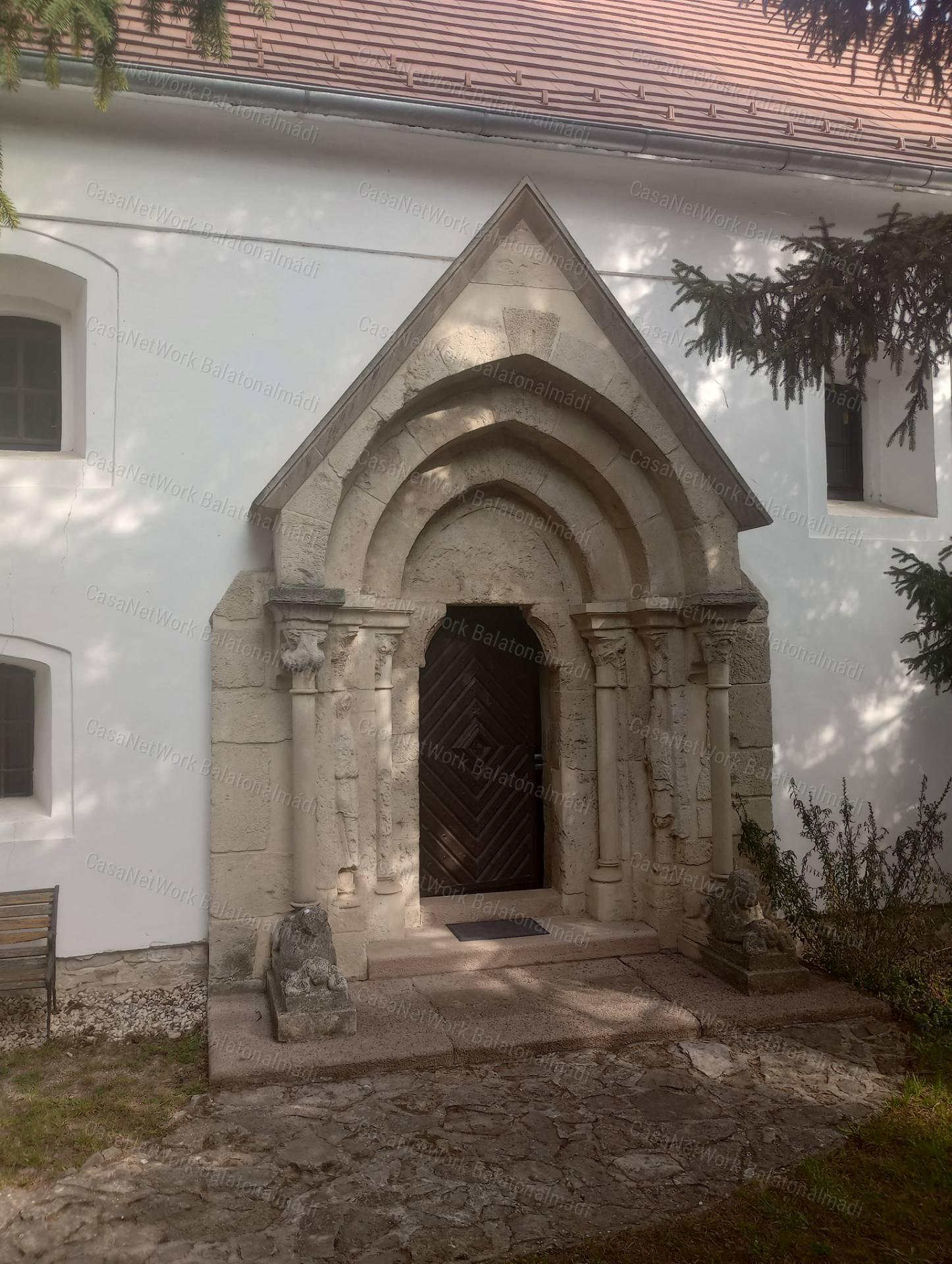 Litér központjában gazdasági épület 1146 m2 -es telekkel eladó