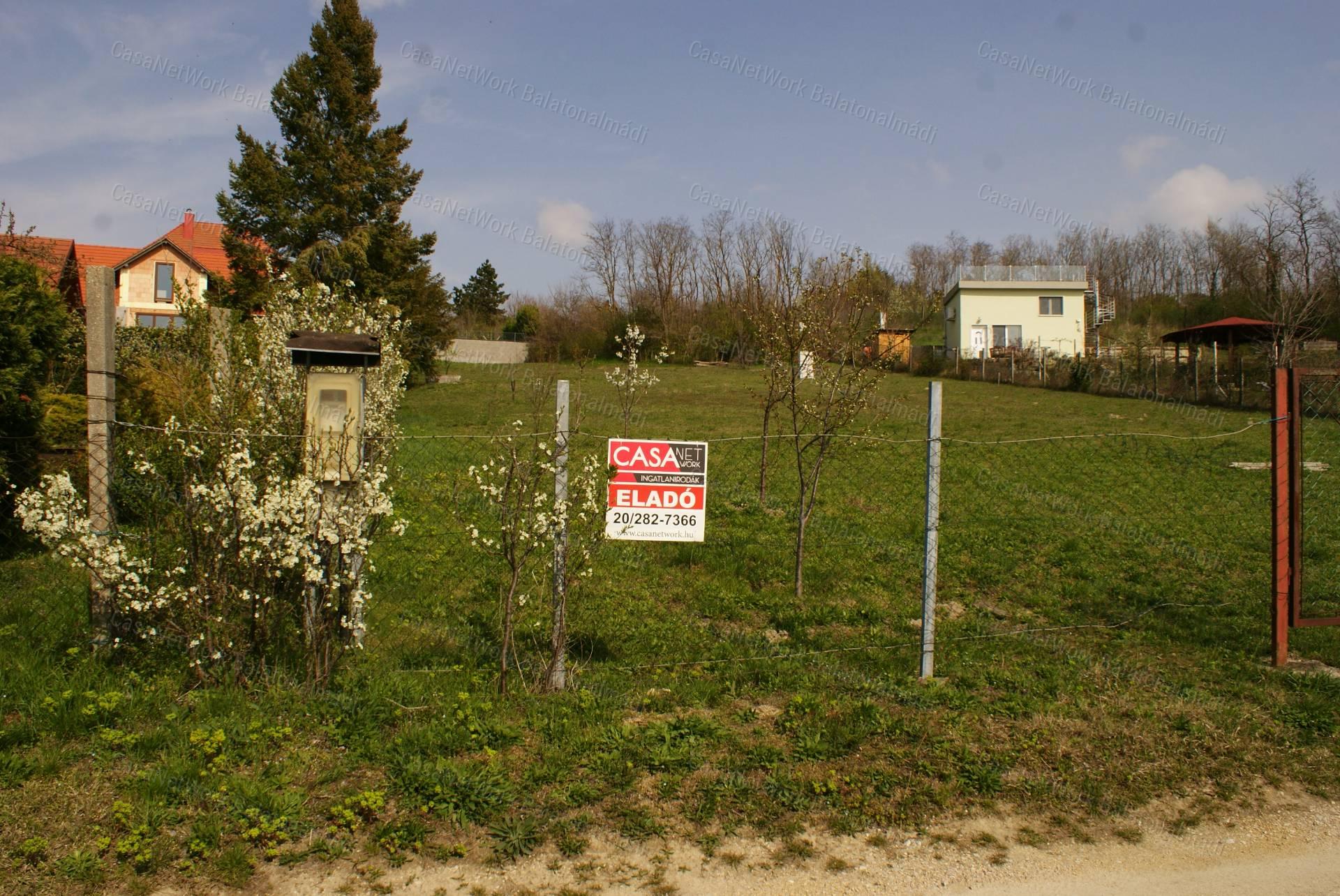 Balatonkenesén panorámás építési telek eladó