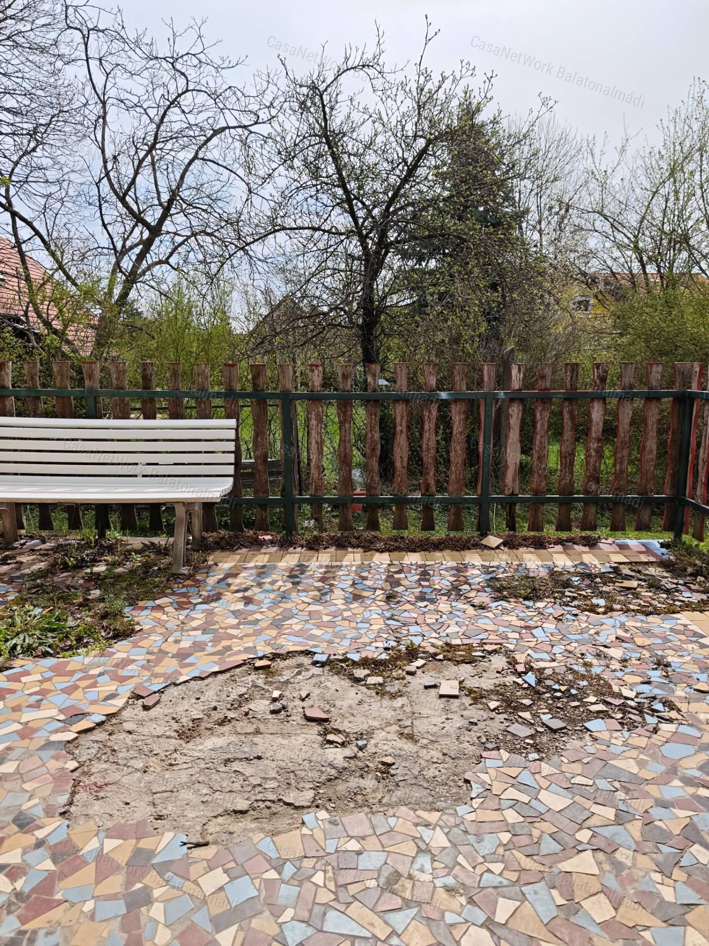 Építési telek eladó Alsóörsön a strand közelében