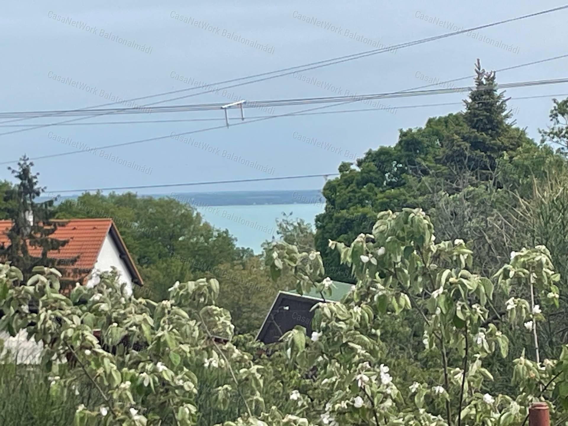 Panorámás építési telek Balatonalmádi Öreghegyen