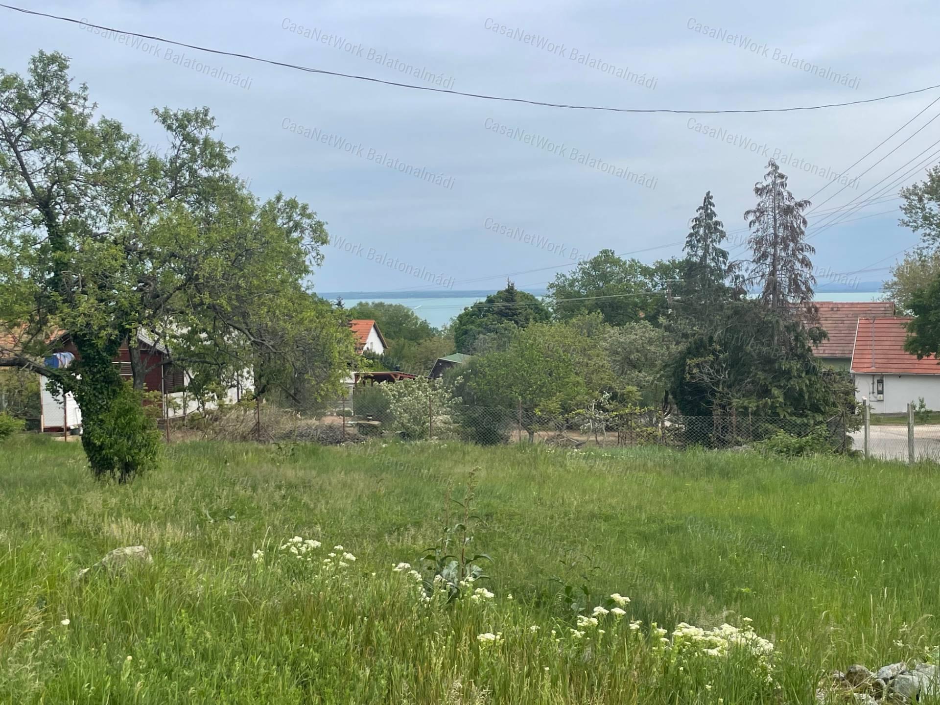Panorámás építési telek Balatonalmádi Öreghegyen