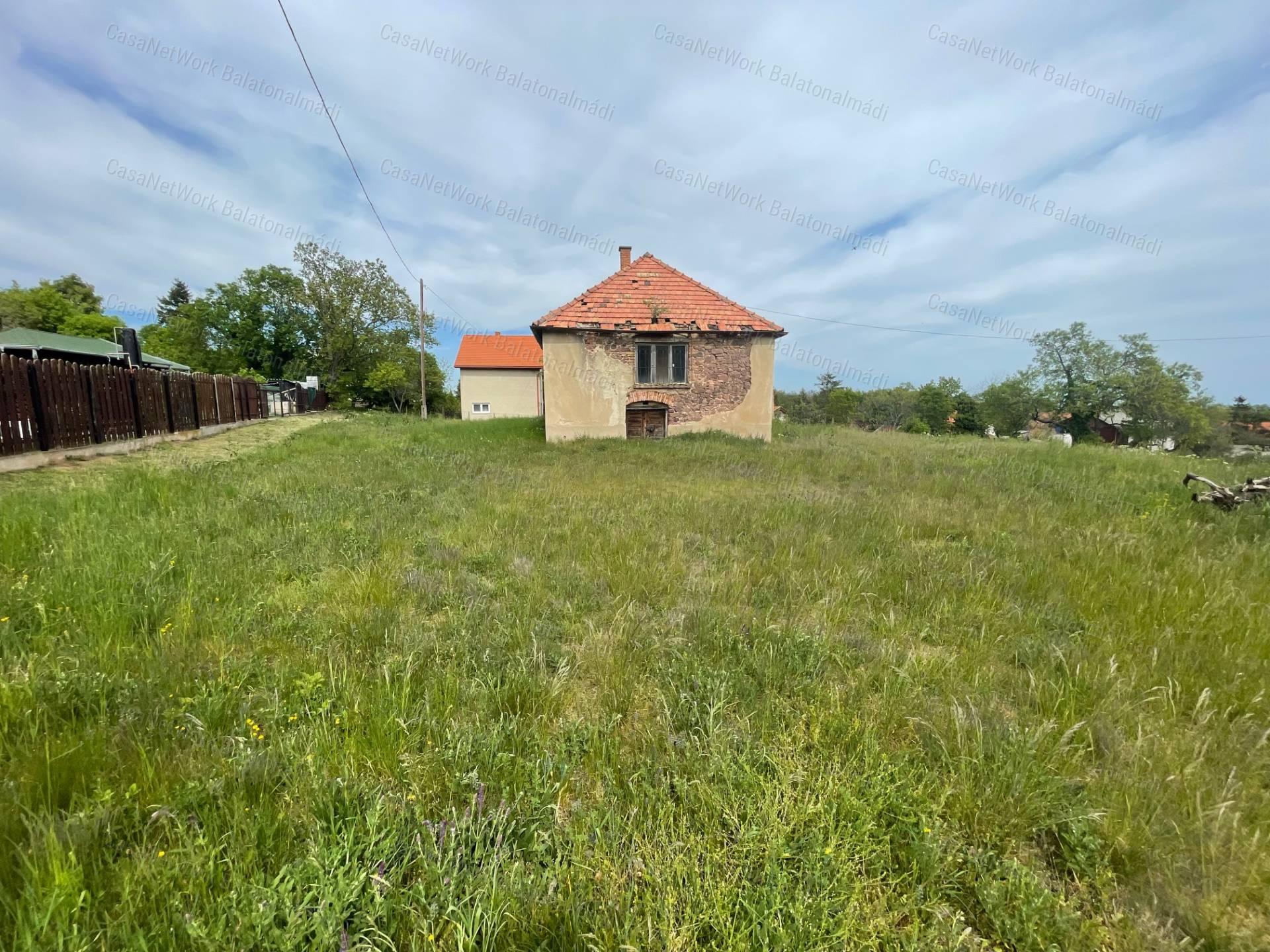 Panorámás építési telek Balatonalmádi Öreghegyen