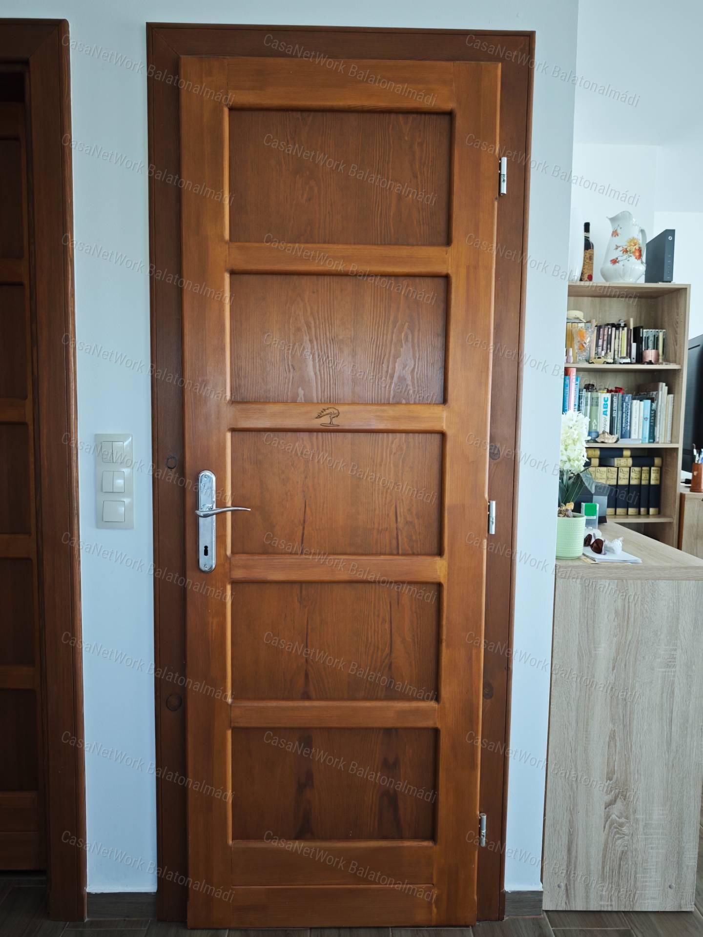 Balatoni panorámás korszerű családi ház eladó Felsőörsön
