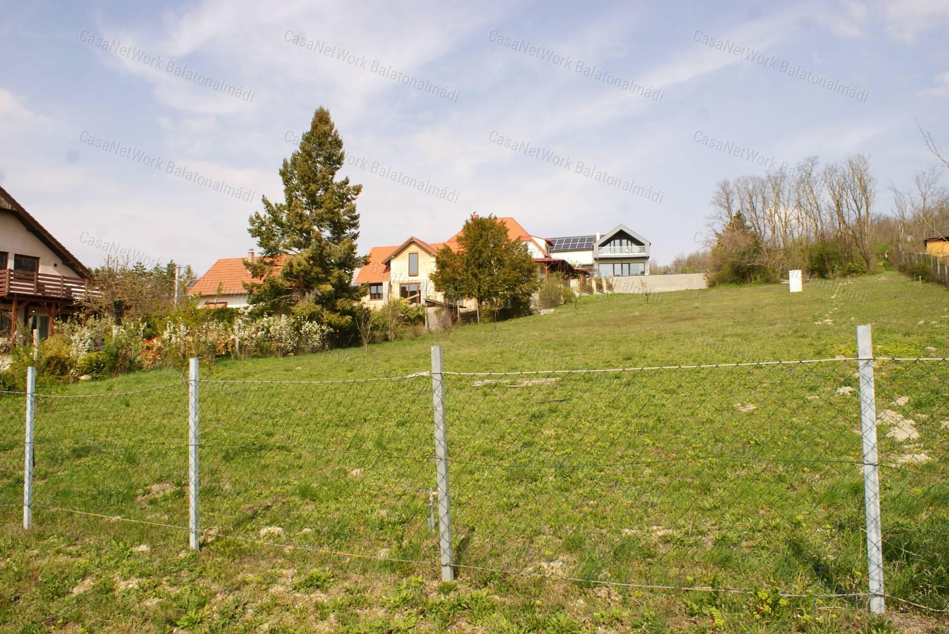 Balatonkenesén panorámás építési telek eladó