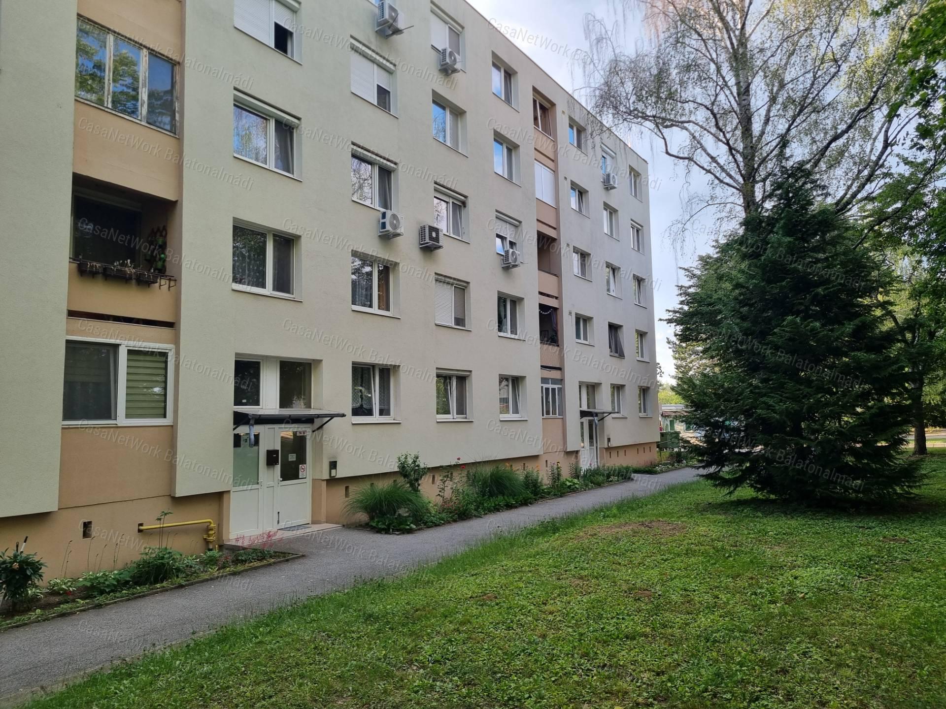 Eladó társasházi lakás Veszprém Egyetemváros városrészén!