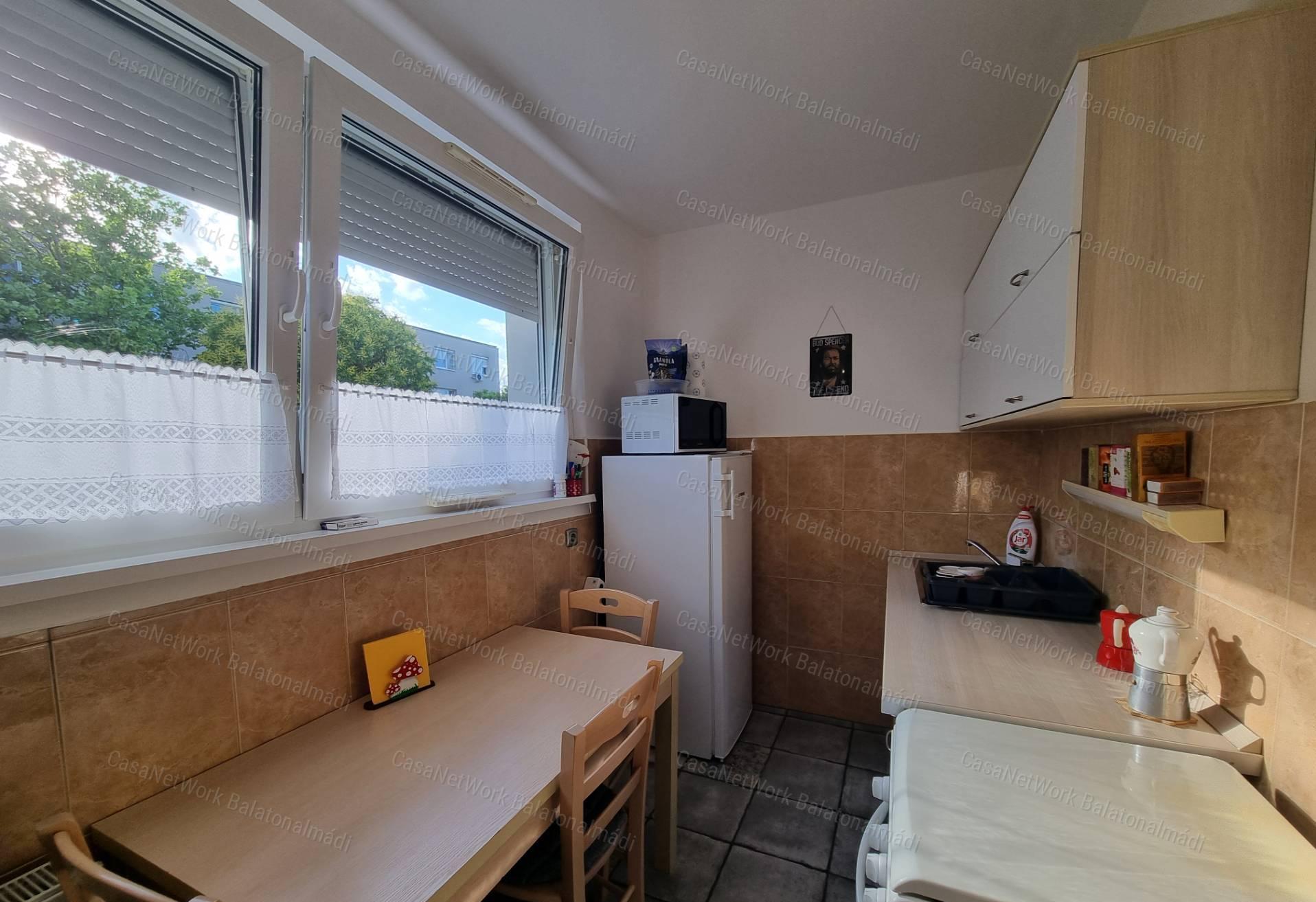 Eladó társasházi lakás Veszprém Egyetemváros városrészén!
