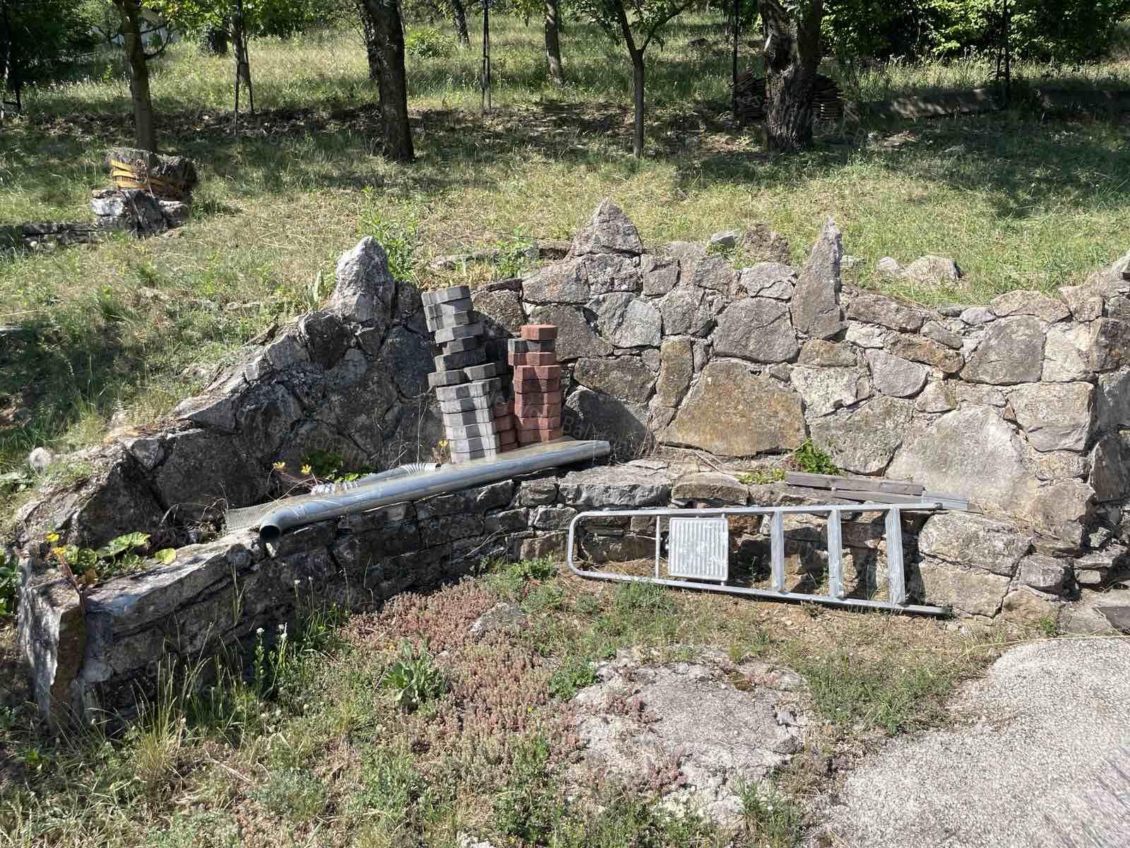 Balatoni panorámás nyaraló eladó Balatonalmádiban