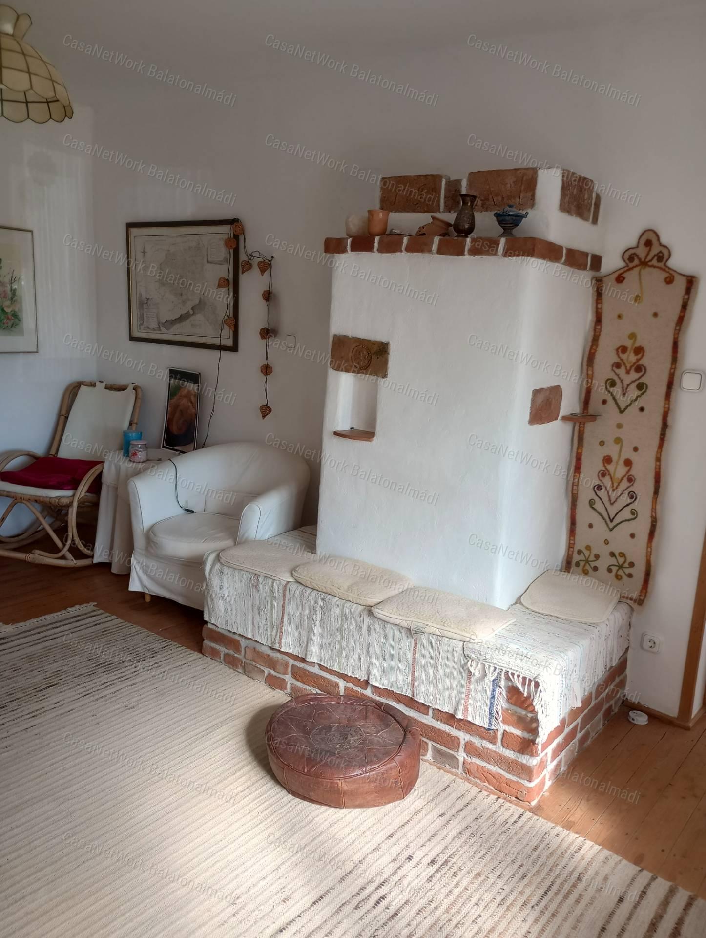 Eladó balatonkenesei ház 1920 m2 telekkel. Két ingatlan egy áráért