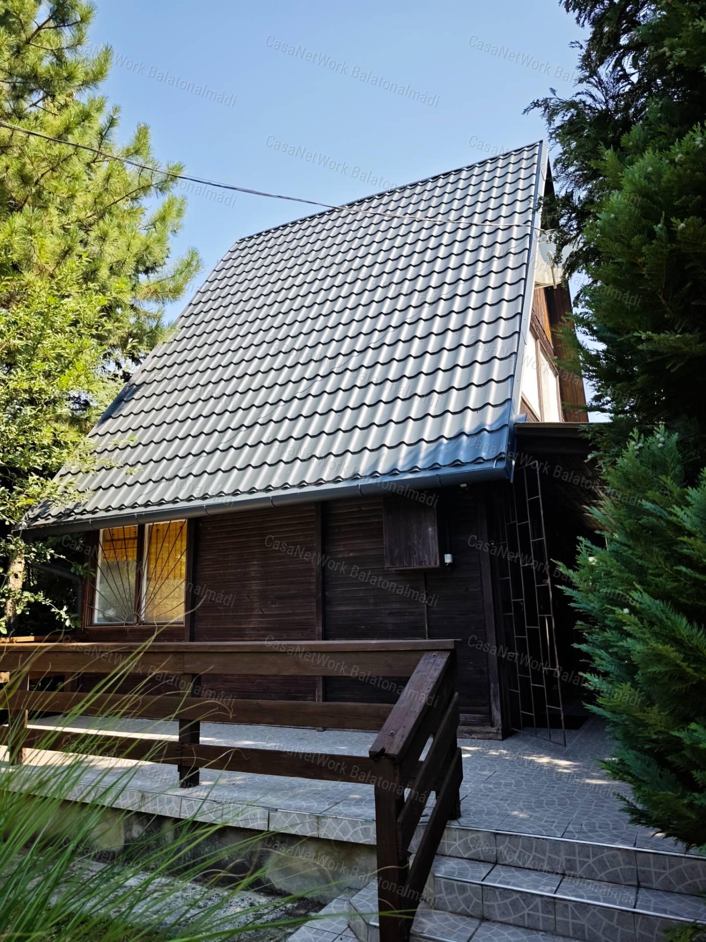 Strandközeli építési telek eladó Balatonfűzfőn