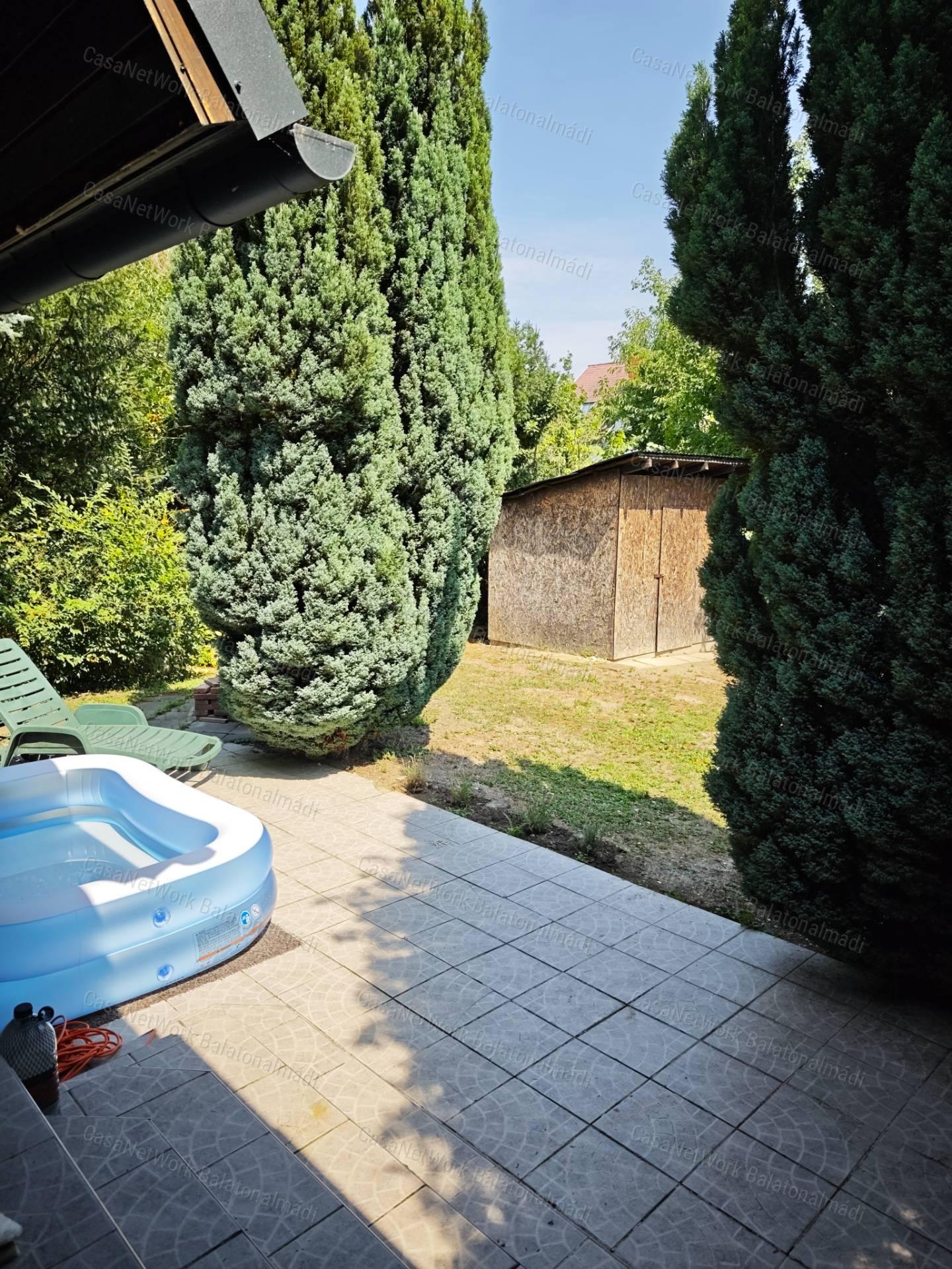 Strandközeli építési telek eladó Balatonfűzfőn
