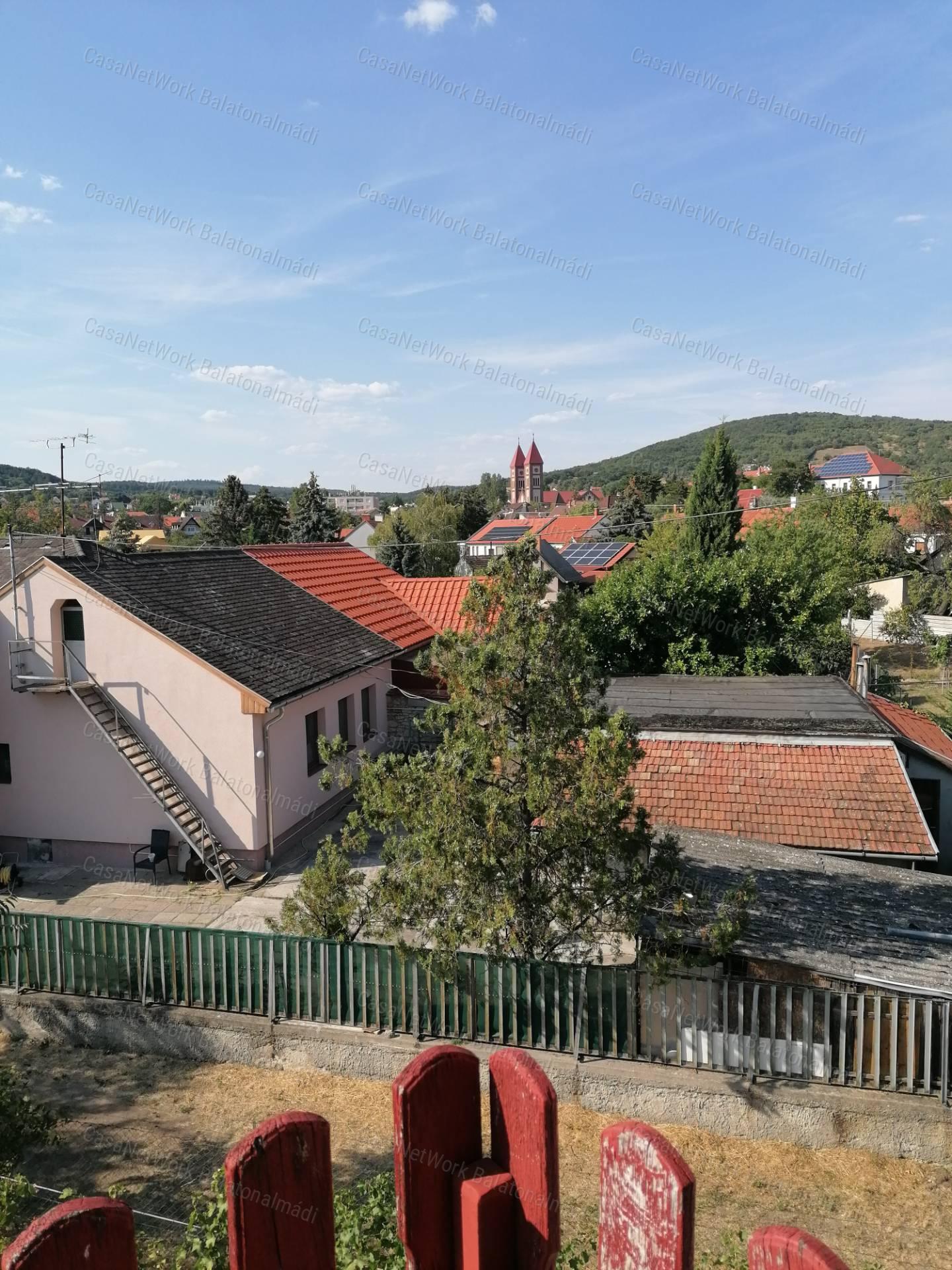 Belvárosi tip-top ház!