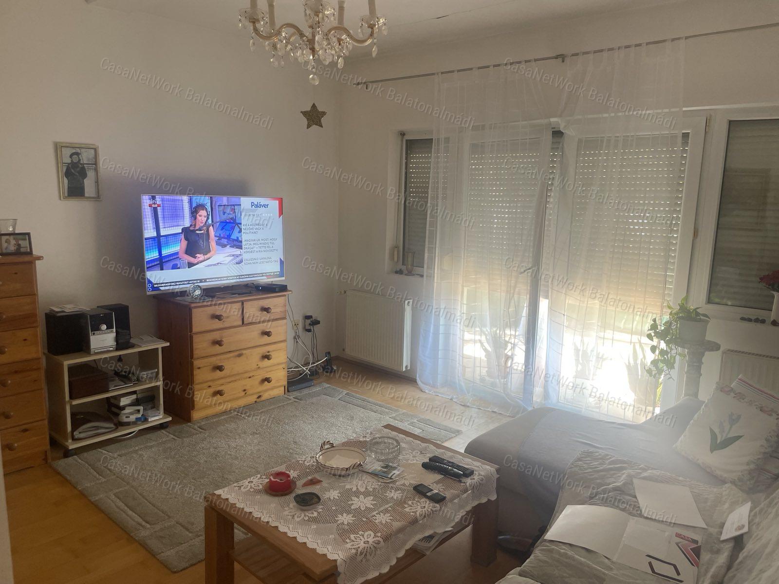 Balatonfüreden földszinti erkélyes lakás eladó