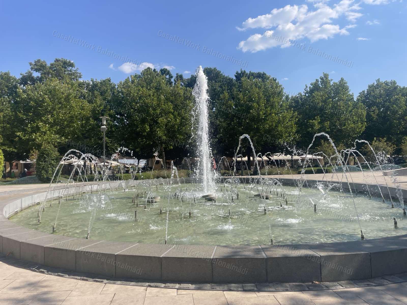 Balatonfüreden földszinti erkélyes lakás eladó