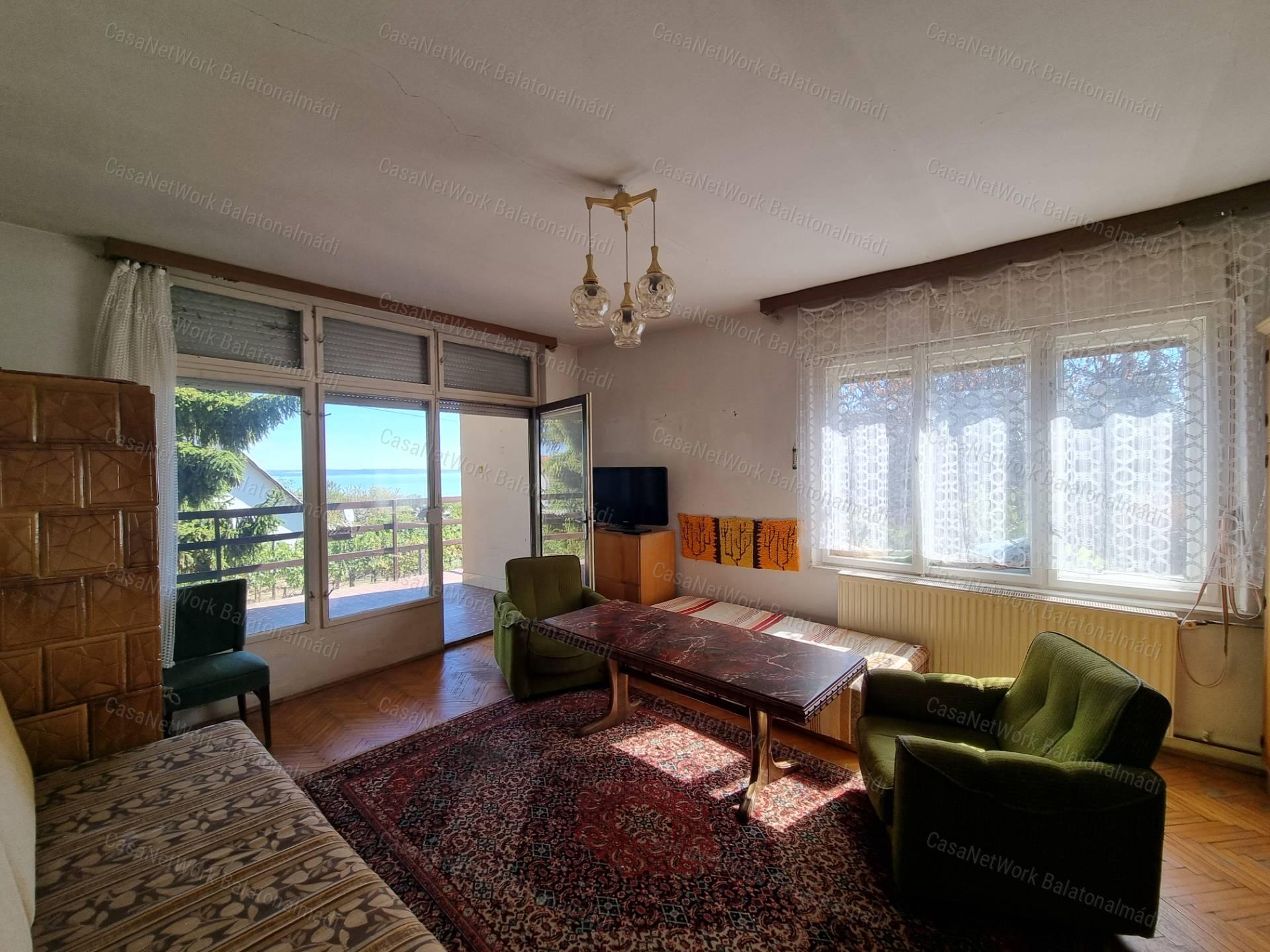 Eladó családi ház balatoni panorámával Balatonalmádiban!