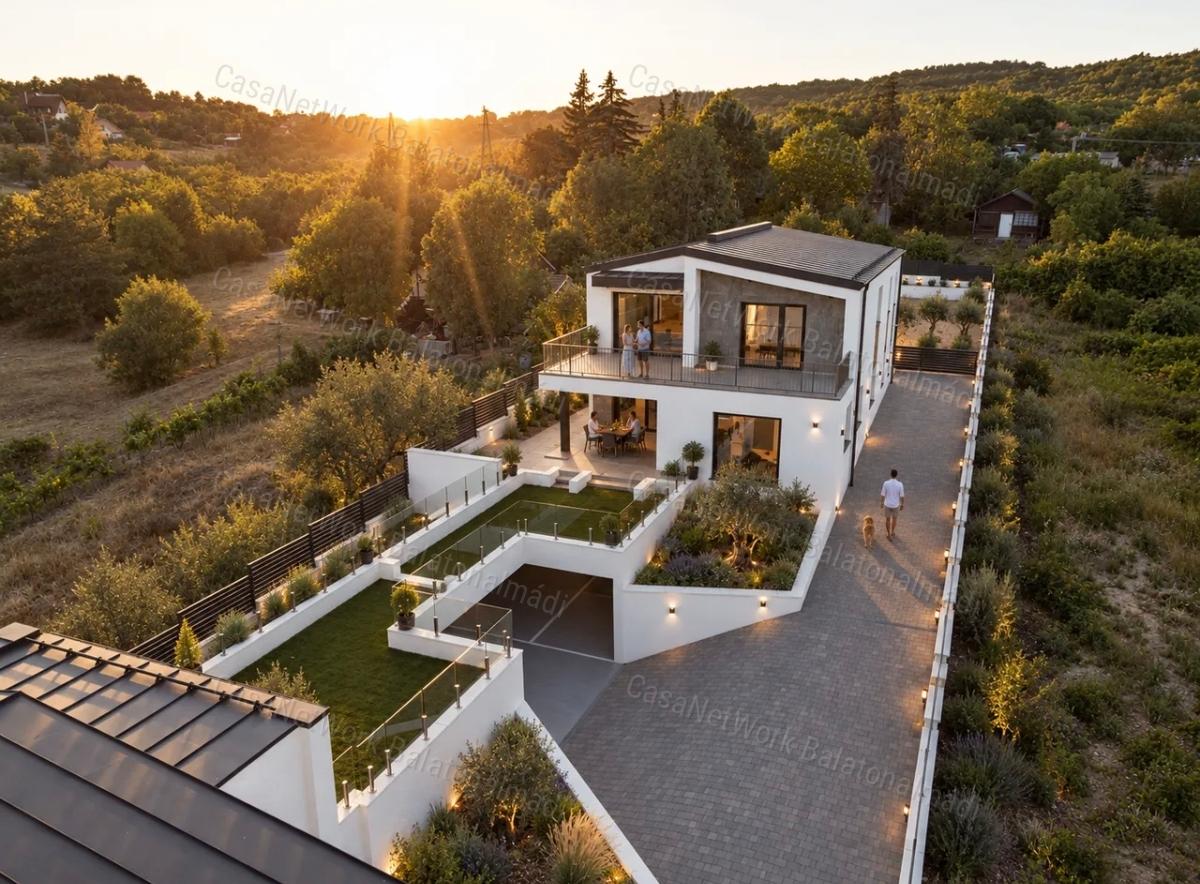 Balatoni panorámás újépítésű lakás eladó Balatonalmádiban