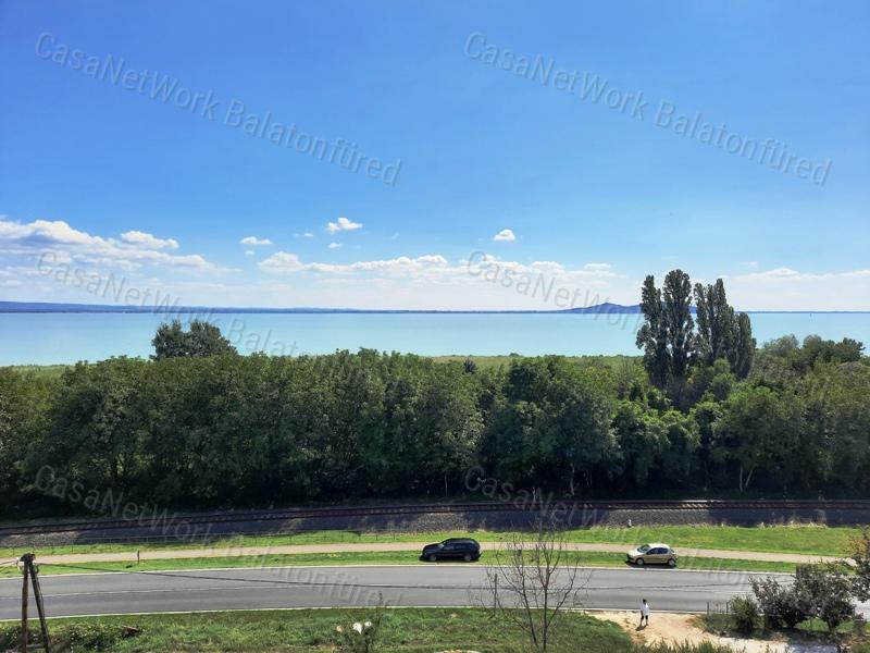 PANORÁMÁS, ÉPÍTHETŐ - eladó LAKÓÖVEZETI TELEK ÁBRAHÁMHEGYEN