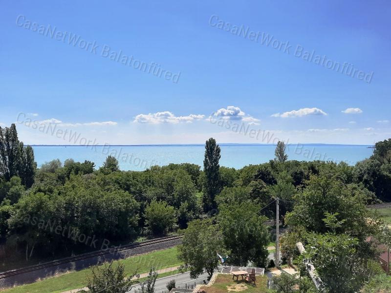 PANORÁMÁS, ÉPÍTHETŐ - eladó LAKÓÖVEZETI TELEK ÁBRAHÁMHEGYEN