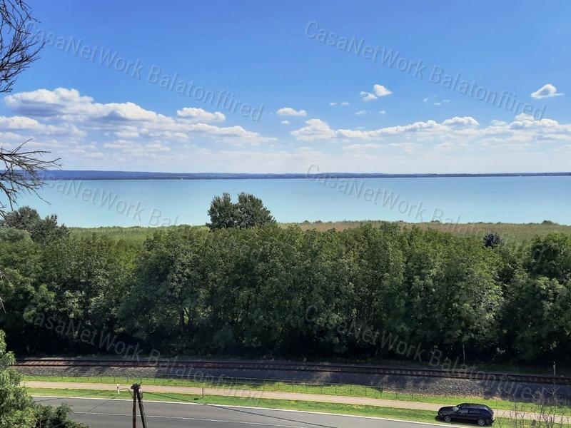 PANORÁMÁS, ÉPÍTHETŐ - eladó LAKÓÖVEZETI TELEK ÁBRAHÁMHEGYEN