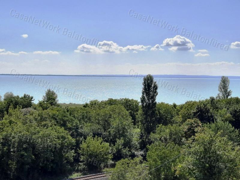 PANORÁMÁS, ÉPÍTHETŐ - eladó LAKÓÖVEZETI TELEK ÁBRAHÁMHEGYEN