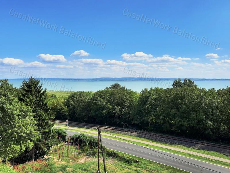 PANORÁMÁS, ÉPÍTHETŐ - eladó LAKÓÖVEZETI TELEK ÁBRAHÁMHEGYEN