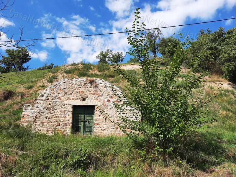 PANORÁMÁS, ÉPÍTHETŐ - eladó LAKÓÖVEZETI TELEK ÁBRAHÁMHEGYEN