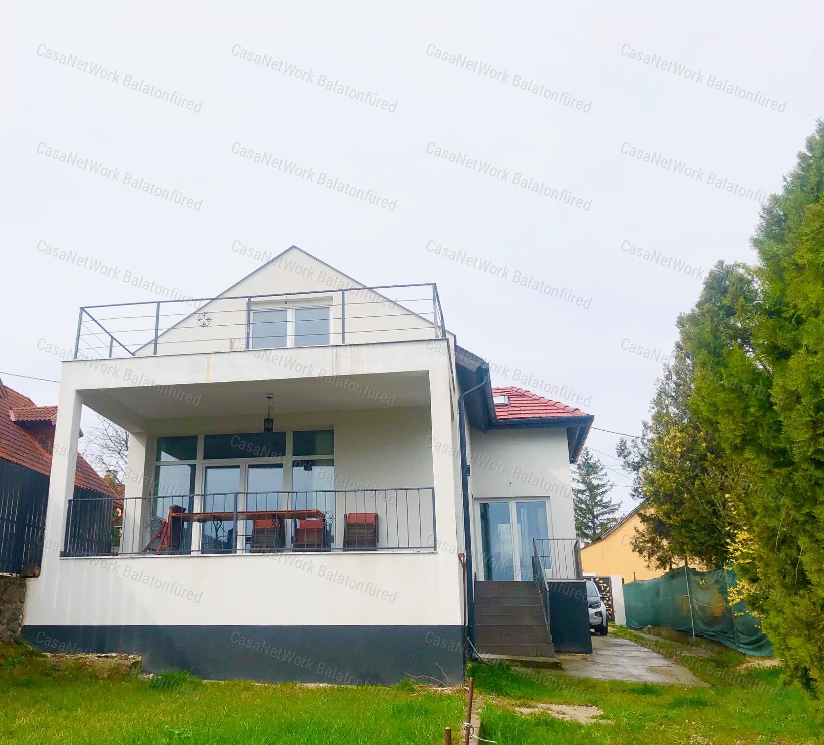 PANORÁMÁS LUXUS CSALÁDI HÁZ